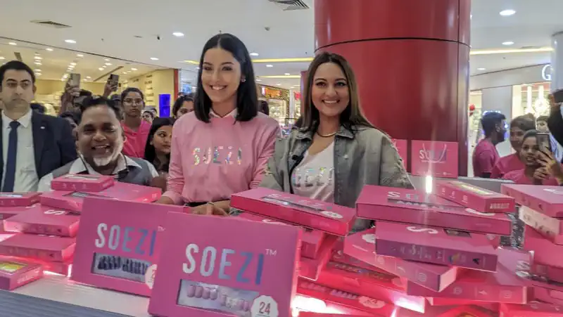 Sonakshi Sinha and Sristhi Raai Bring SOEZI to Pune