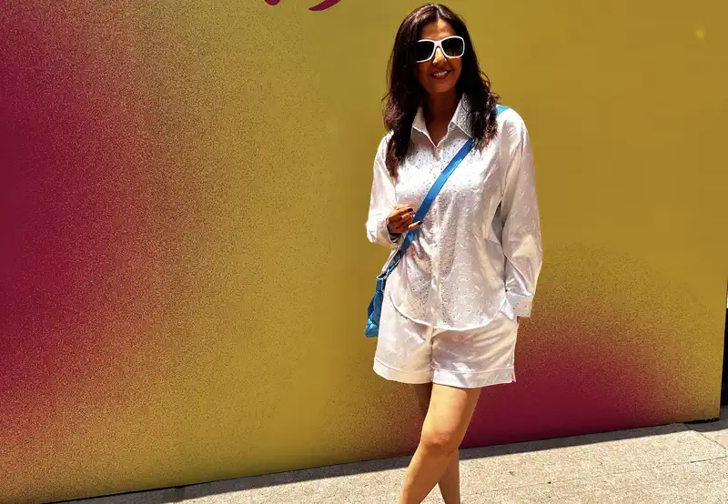 Jyoti Saxena Celebrates Holi with Bollywood Friends