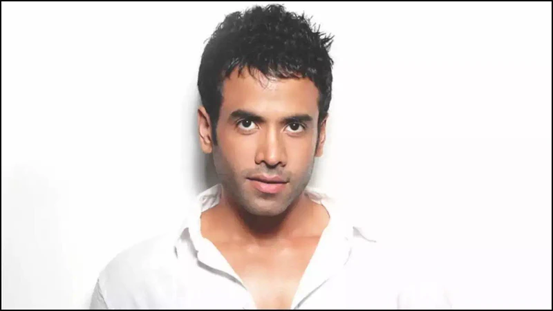 Tusshar Kapoor to Make OTT Debut with Dunk