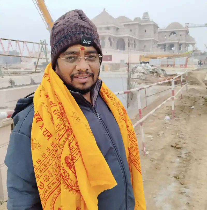 Vedmurti Guruji Shri Gorakshanath on his spiritual journey